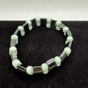 Vintage Black & Green Beaded Bracelet Stretch Stone Beads
